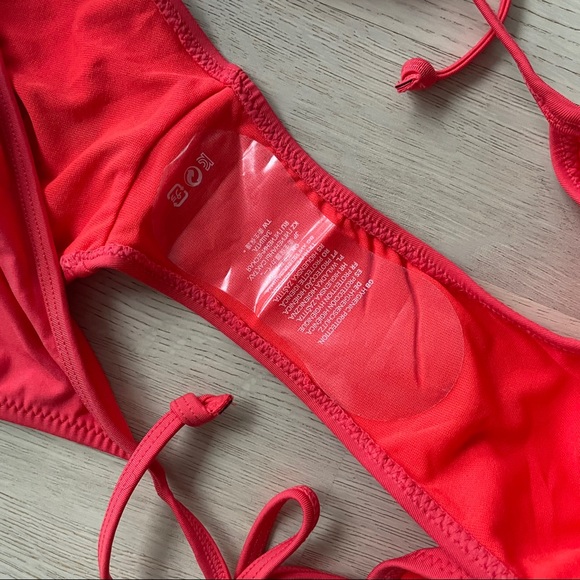 H&M Ruffle Bikini - Picture 8 of 9